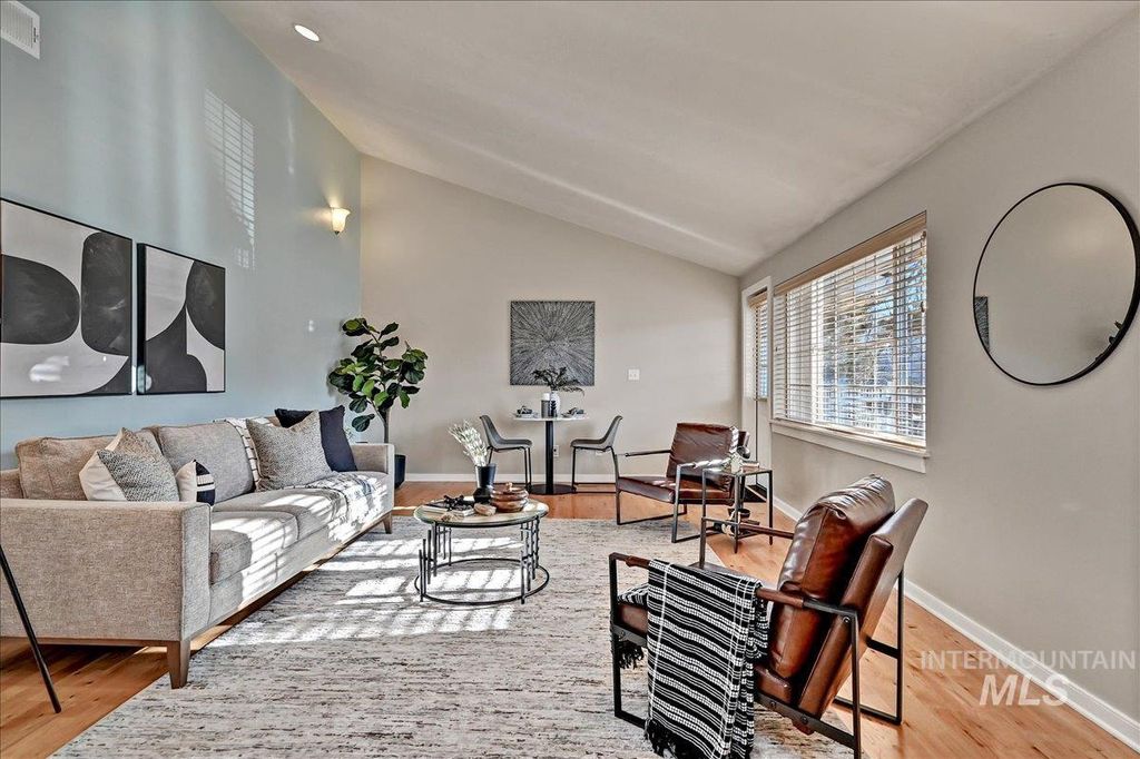 Photo of 305 Village Lane #305, Boise, ID 83702 (MLS # 98972262)