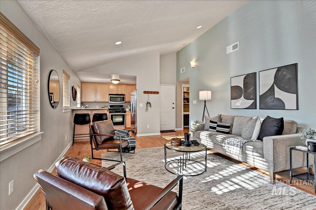 Photo of 305 Village Lane #305, Boise, ID 83702 (MLS # 98972262)