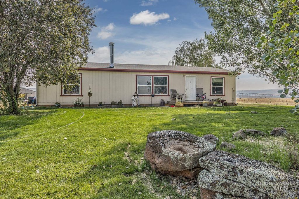 Photo of 3115 Farm To Market Rd, Midvale, ID 83645 (MLS # 98922533)