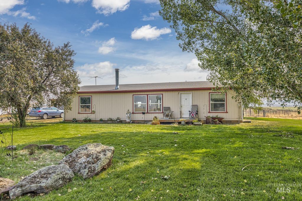 Photo of 3115 Farm To Market Rd, Midvale, ID 83645 (MLS # 98922533)