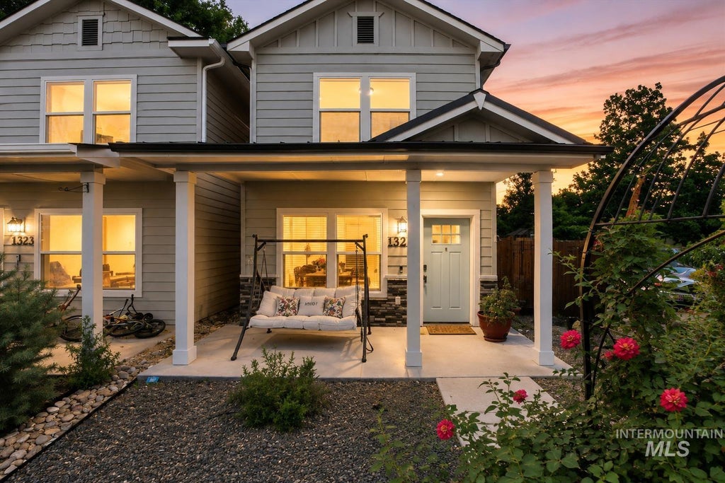 Photo of 1325 Albany St, Caldwell, ID 83605 (MLS # 98997410)