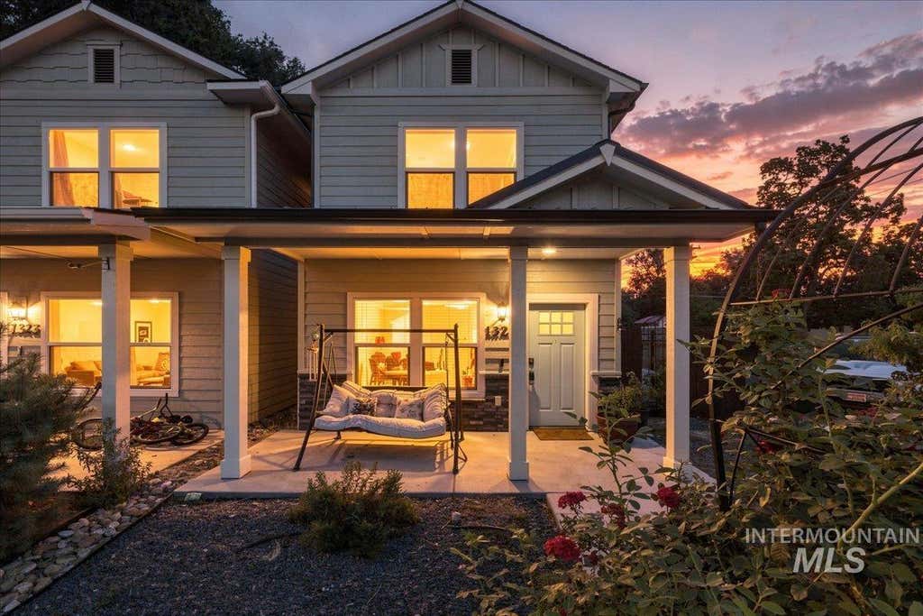 Photo of 1325 Albany St, Caldwell, ID 83605 (MLS # 98997410)