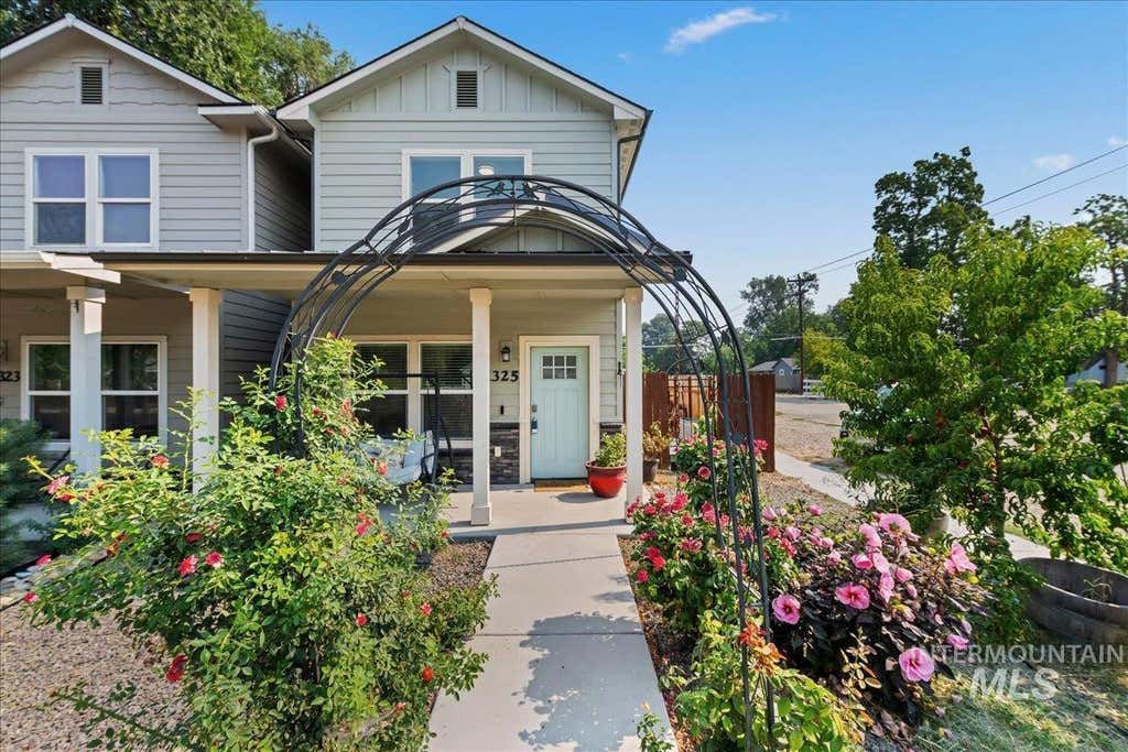 Photo of 1325 Albany St, Caldwell, ID 83605 (MLS # 98997410)