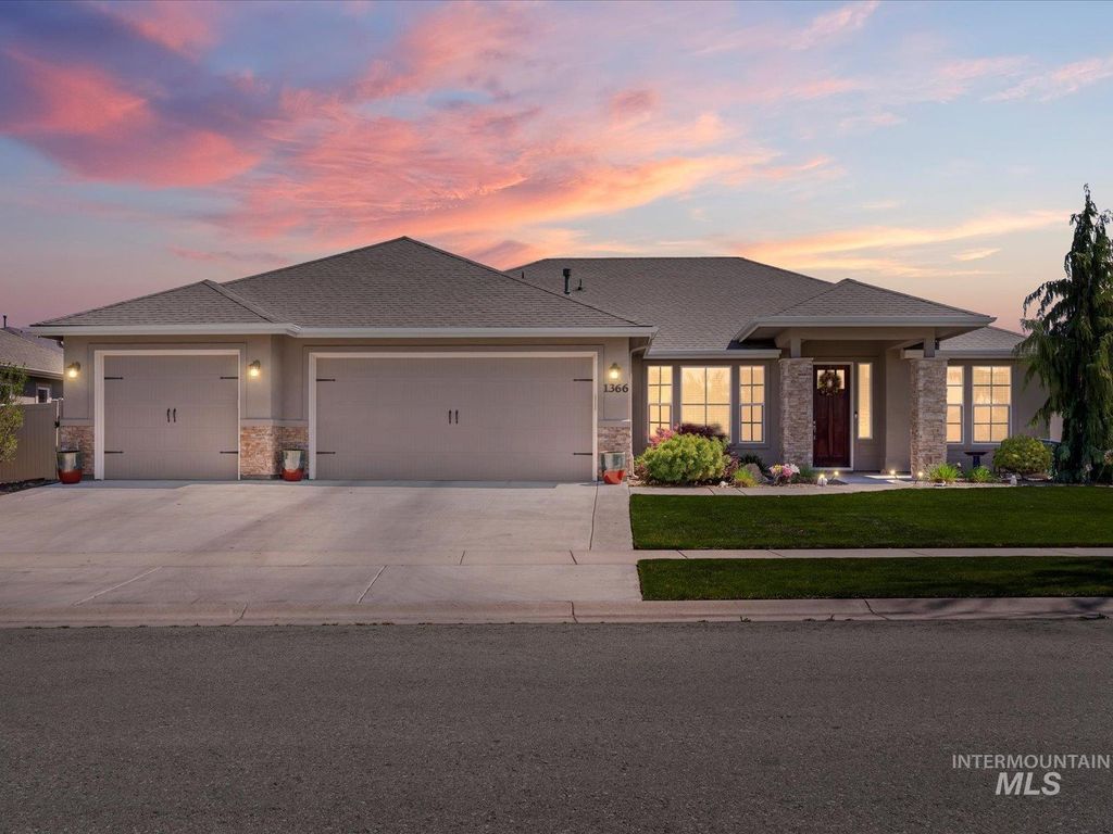 Photo of 1366 N Waterbrook Way, Star, ID 83669 (MLS # 98980347)