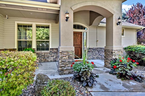 Photo of 2089 W Grand Teton Drive, Meridian, ID 83646 (MLS # 99001667)