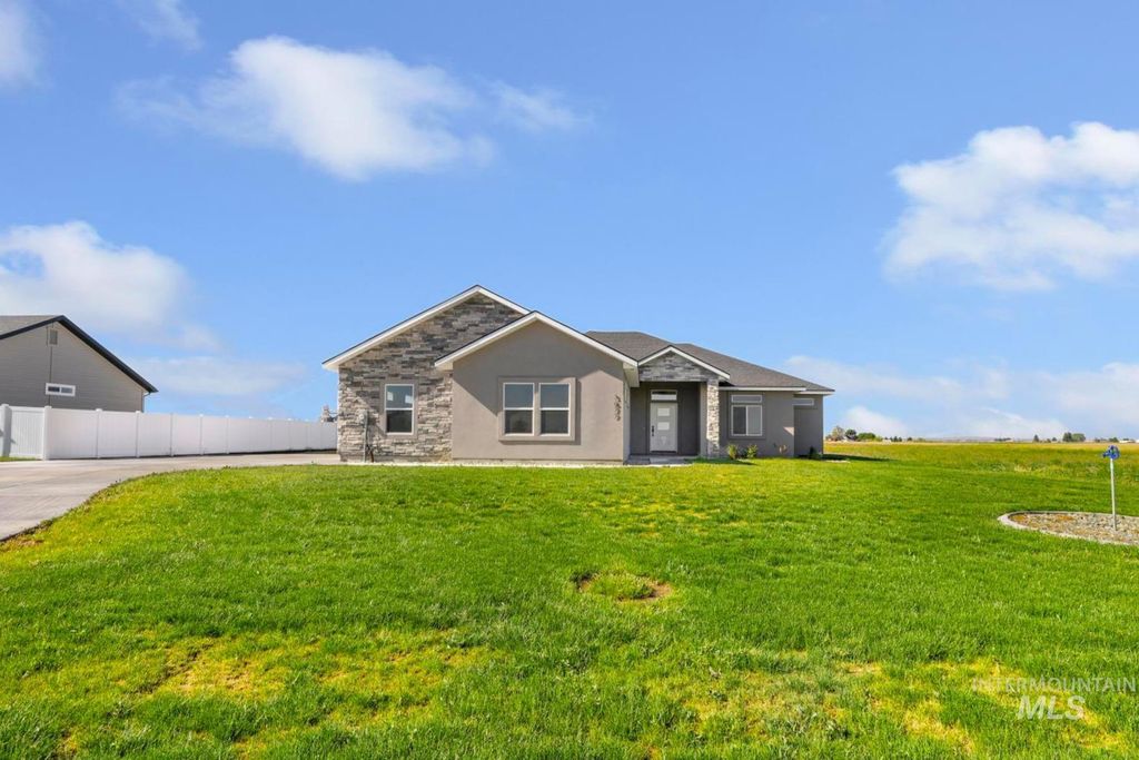 Photo of 3677 3735 N, Kimberly, ID 83341 (MLS # 98987511)