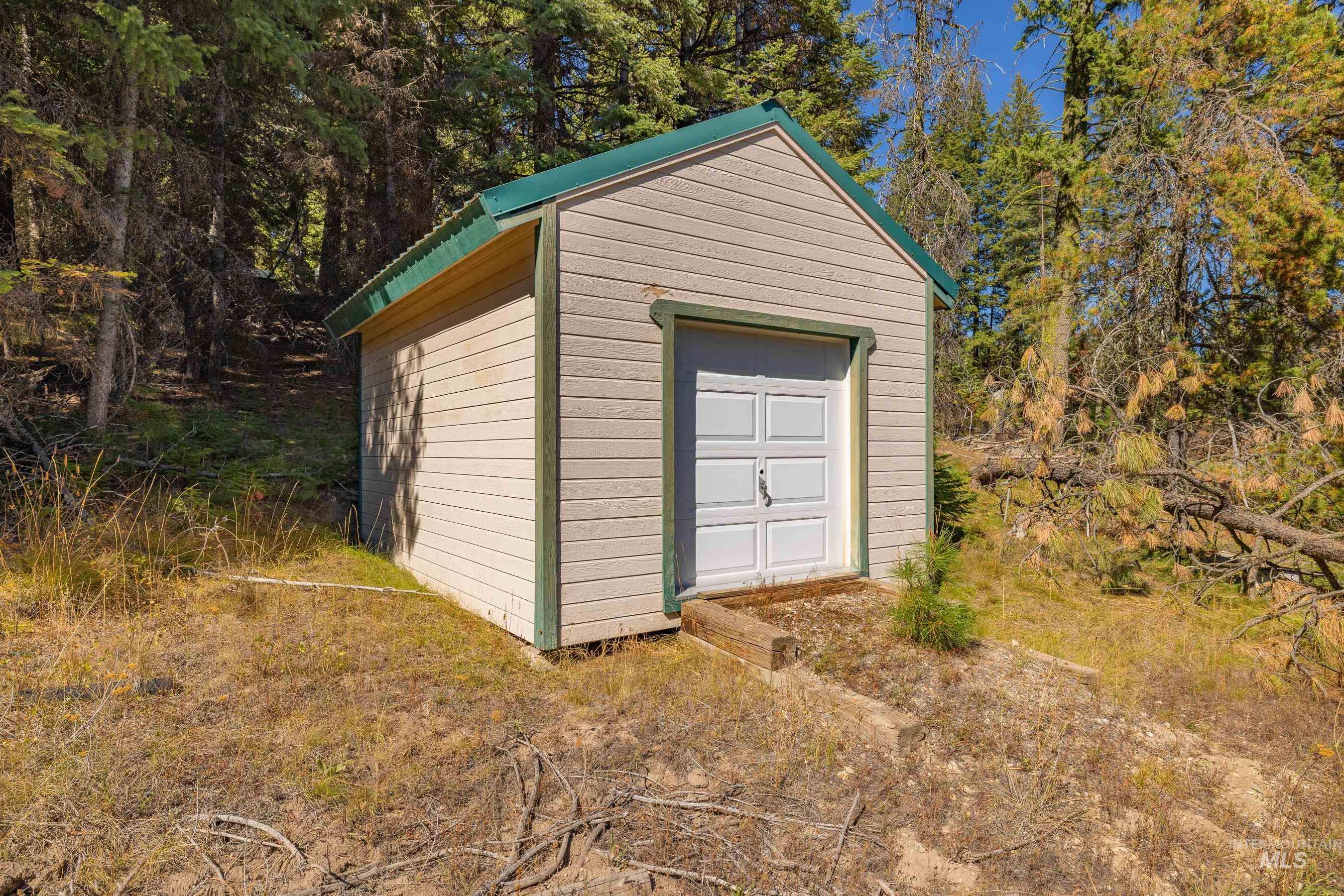 View of shed, negotiable