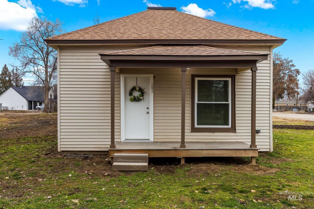 Photo of 202 E Park Ave, New Plymouth, ID 83655 (MLS # 98975002)