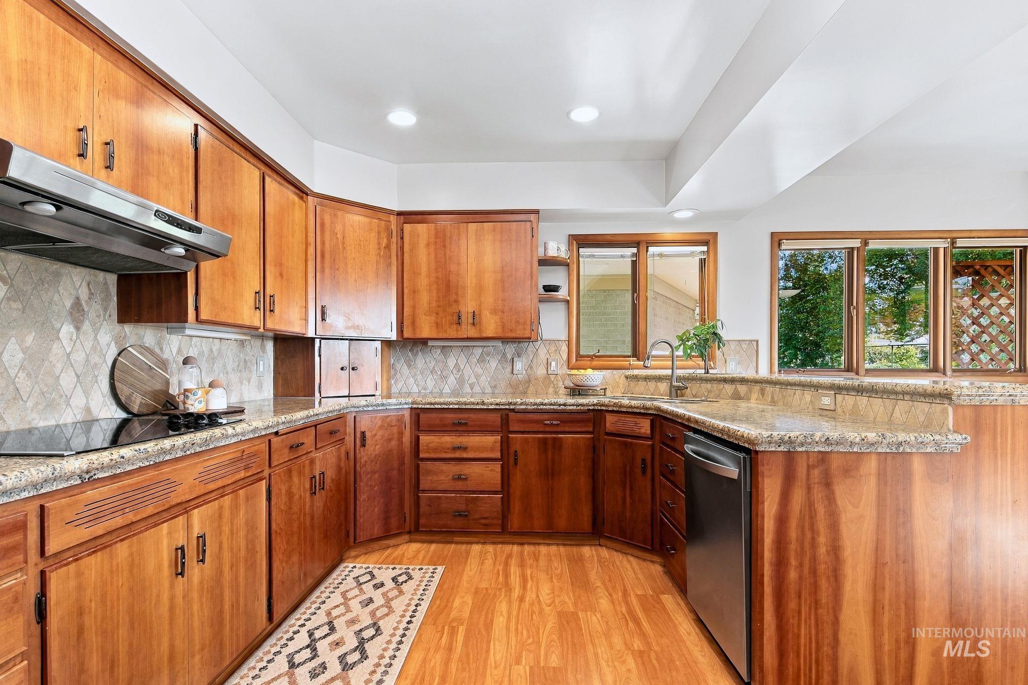 619 Fairway Dr