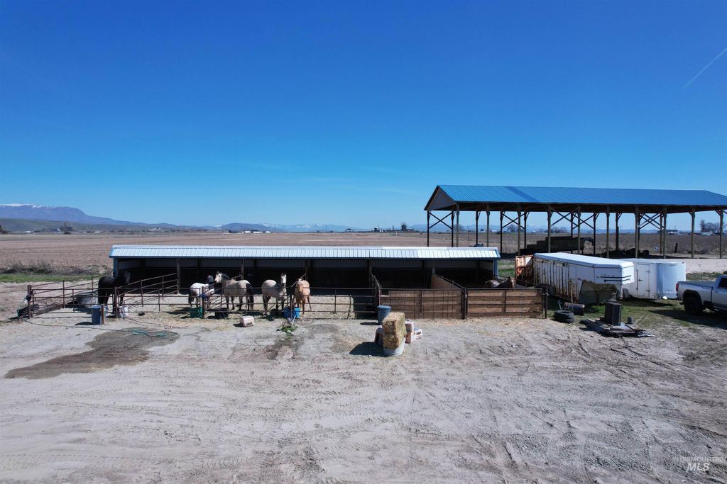 Photo of 5448 W Black Canyon, Emmett, ID 83617 (MLS # 98977324)