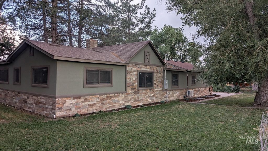 Photo of 169 200 N, Jerome, ID 83338 (MLS # 98977570)