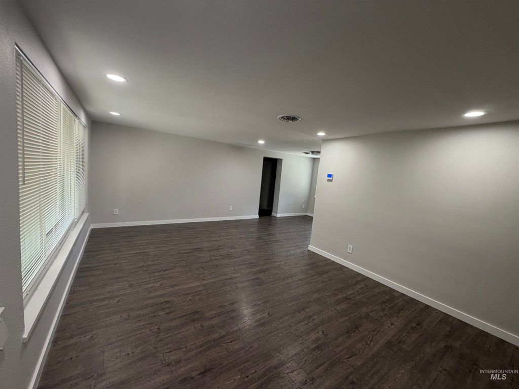 Photo of 1805 Dorian Dr, Twin Falls, ID 83301 (MLS # 98978076)