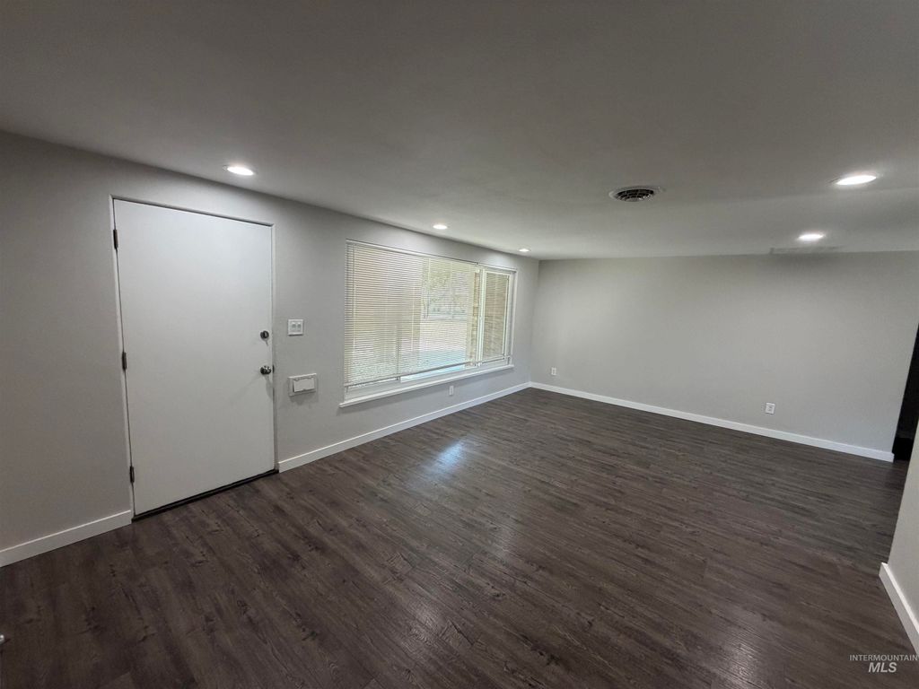 Photo of 1805 Dorian Dr, Twin Falls, ID 83301 (MLS # 98978076)