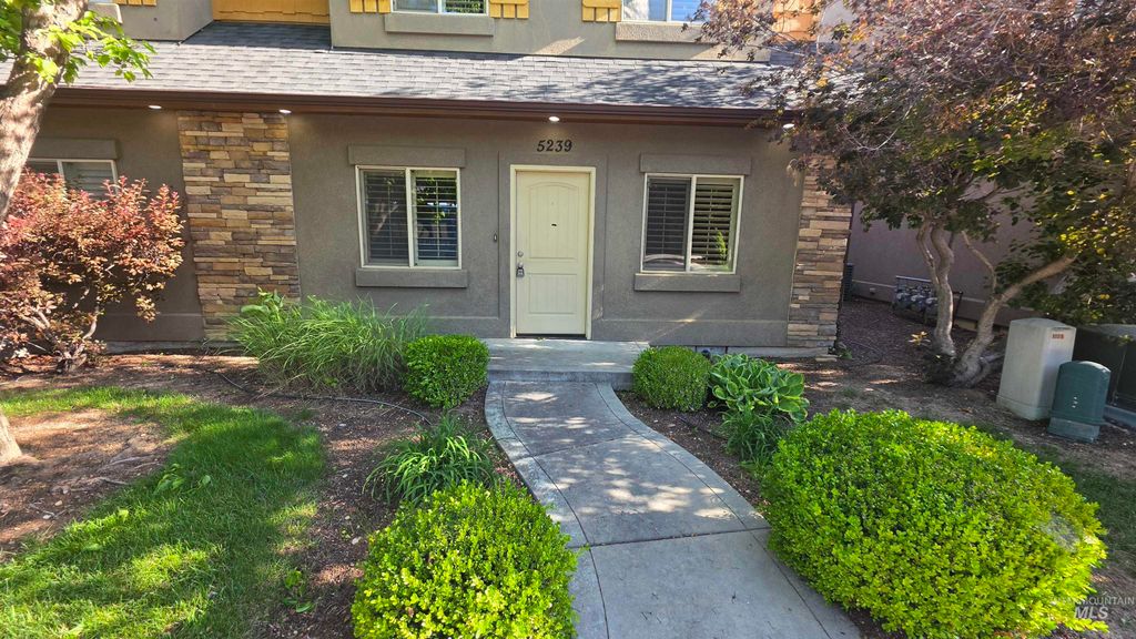 Photo of 5239 W Morris Hill Rd, Boise, ID 83706 (MLS # 98985750)