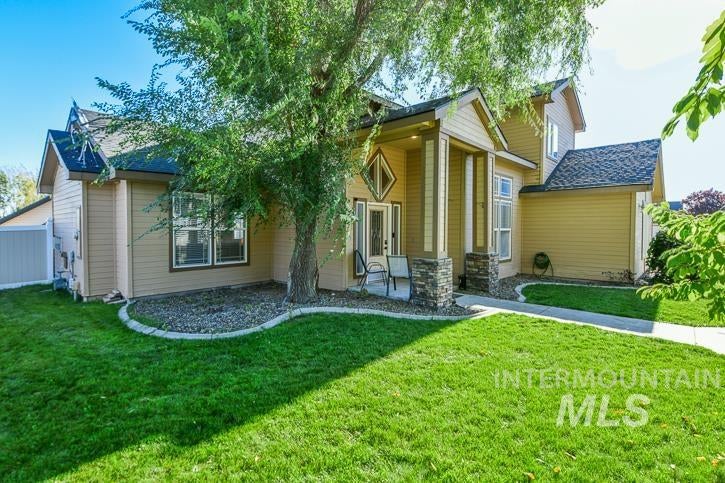 Photo of 280 E Sunrise Rim Rd, Nampa, ID 83686 (MLS # 99004627)
