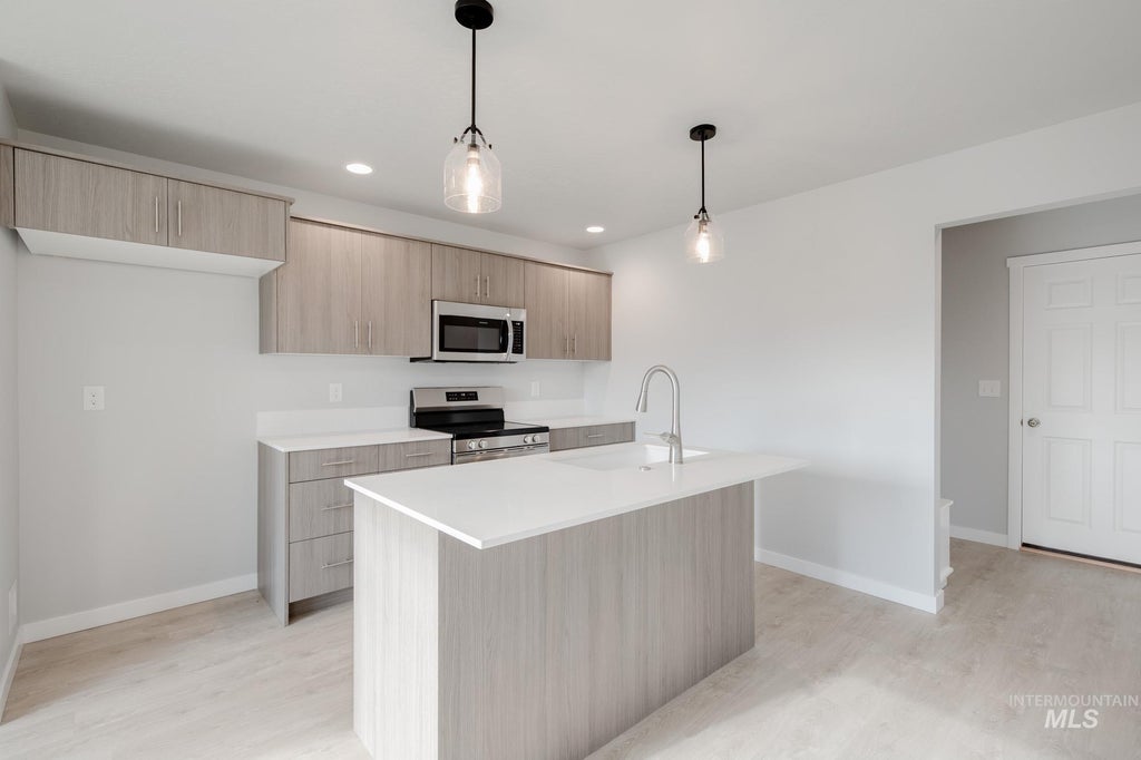 Photo of 104 Bighorn St, Horseshoe Bend, ID 83629 (MLS # 99000936)