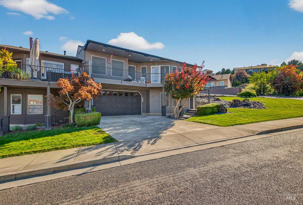 Photo of 530 Vista Blvd, Lewiston, ID 83501 (MLS # 98965591)