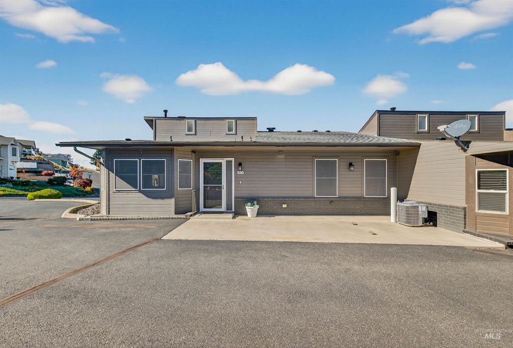 Photo of 530 Vista Blvd, Lewiston, ID 83501 (MLS # 98965591)