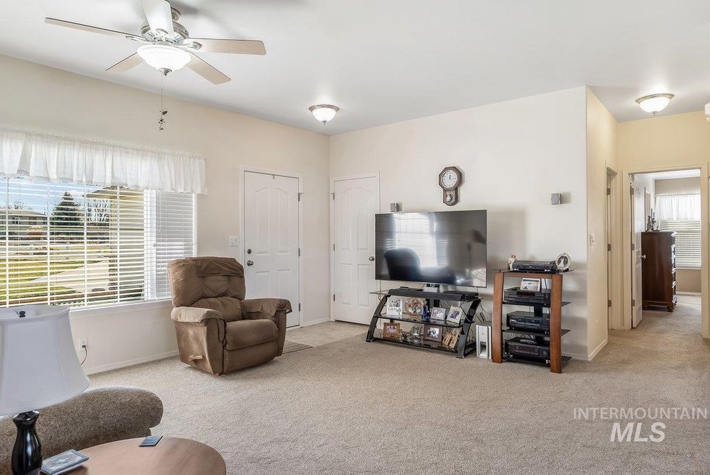 Photo of 940 Milner St, Buhl, ID 83316 (MLS # 98969814)