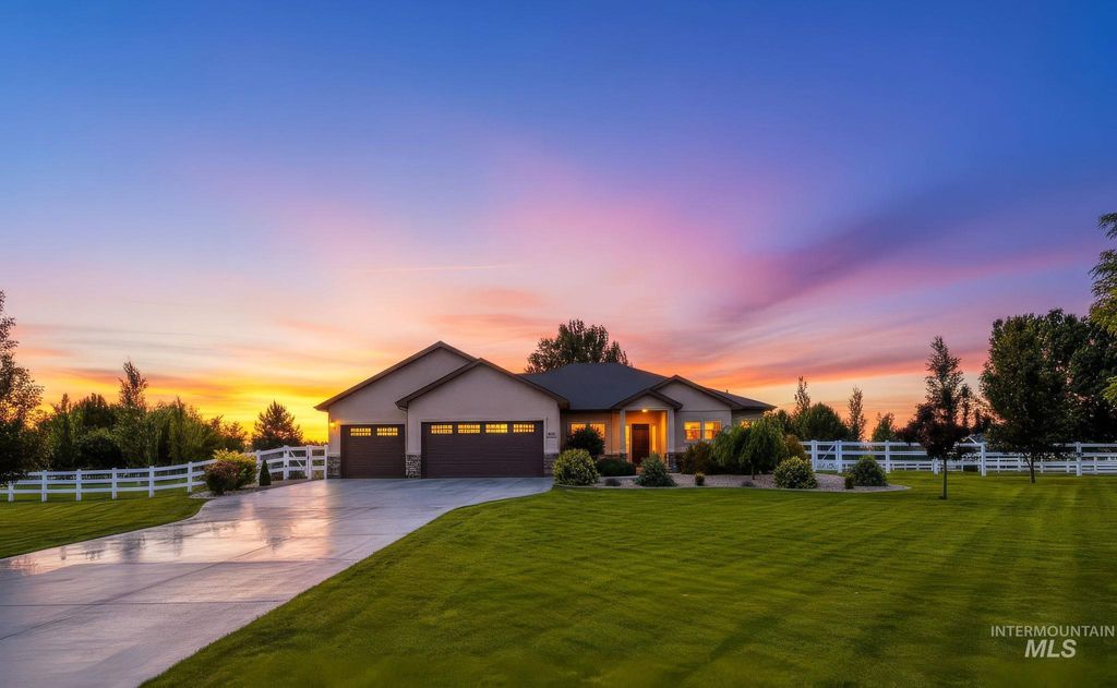 Photo of 19651 Sandy Beach Ct, Wilder, ID 83676 (MLS # 98987468)