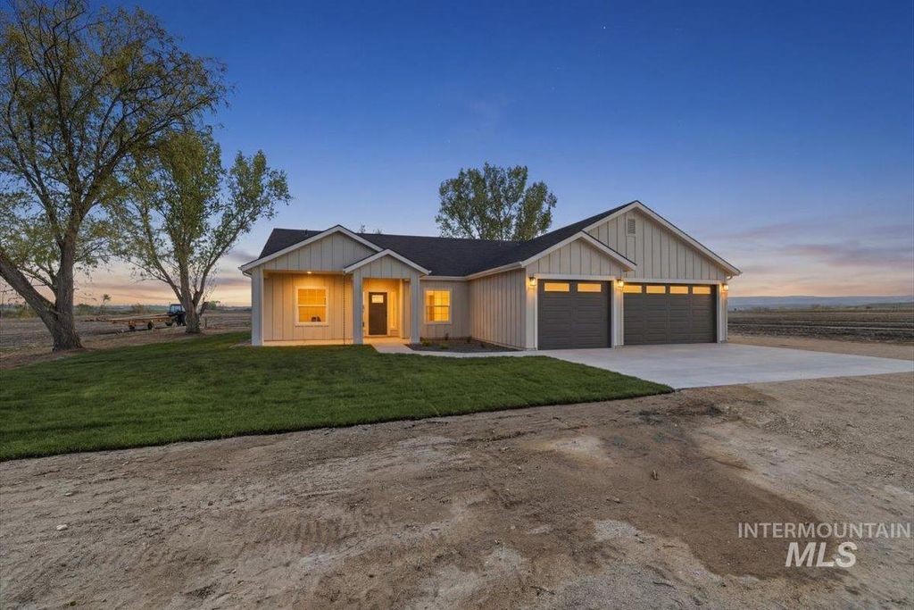 Photo of 29343 Dixie Rd, Parma, ID 83660 (MLS # 98981532)