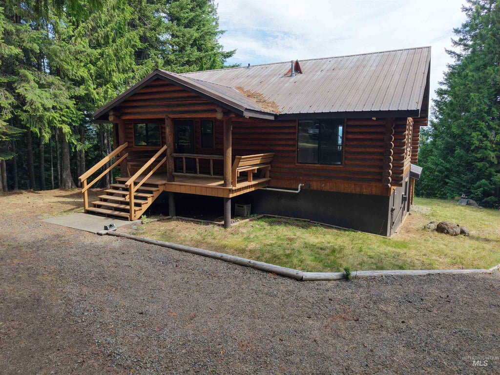 Photo of 6125 Freeman Creek Rd, Lenore, ID 83541 (MLS # 98992171)