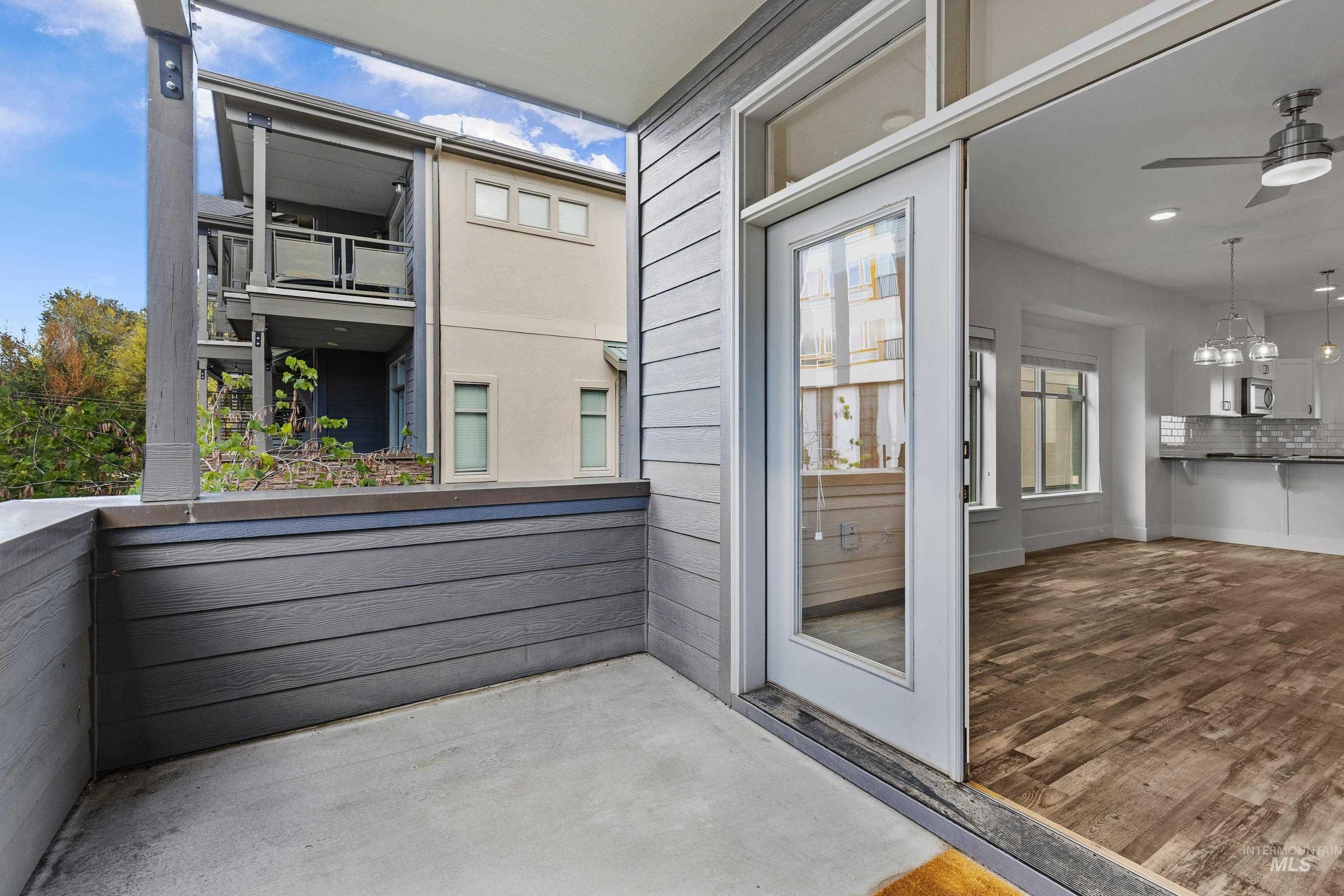 Balcony with ceiling fan
