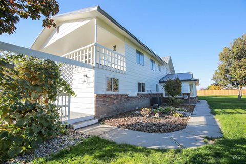 Photo of 1817 Laurel Drive, Ontario, OR 97914 (MLS # 98926673)