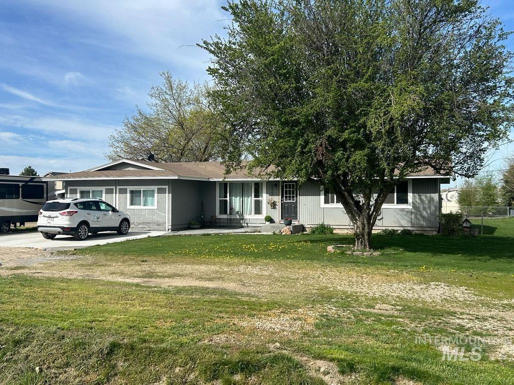 Photo of 525 S Star Rd, Star, ID 83669 (MLS # 98981139)