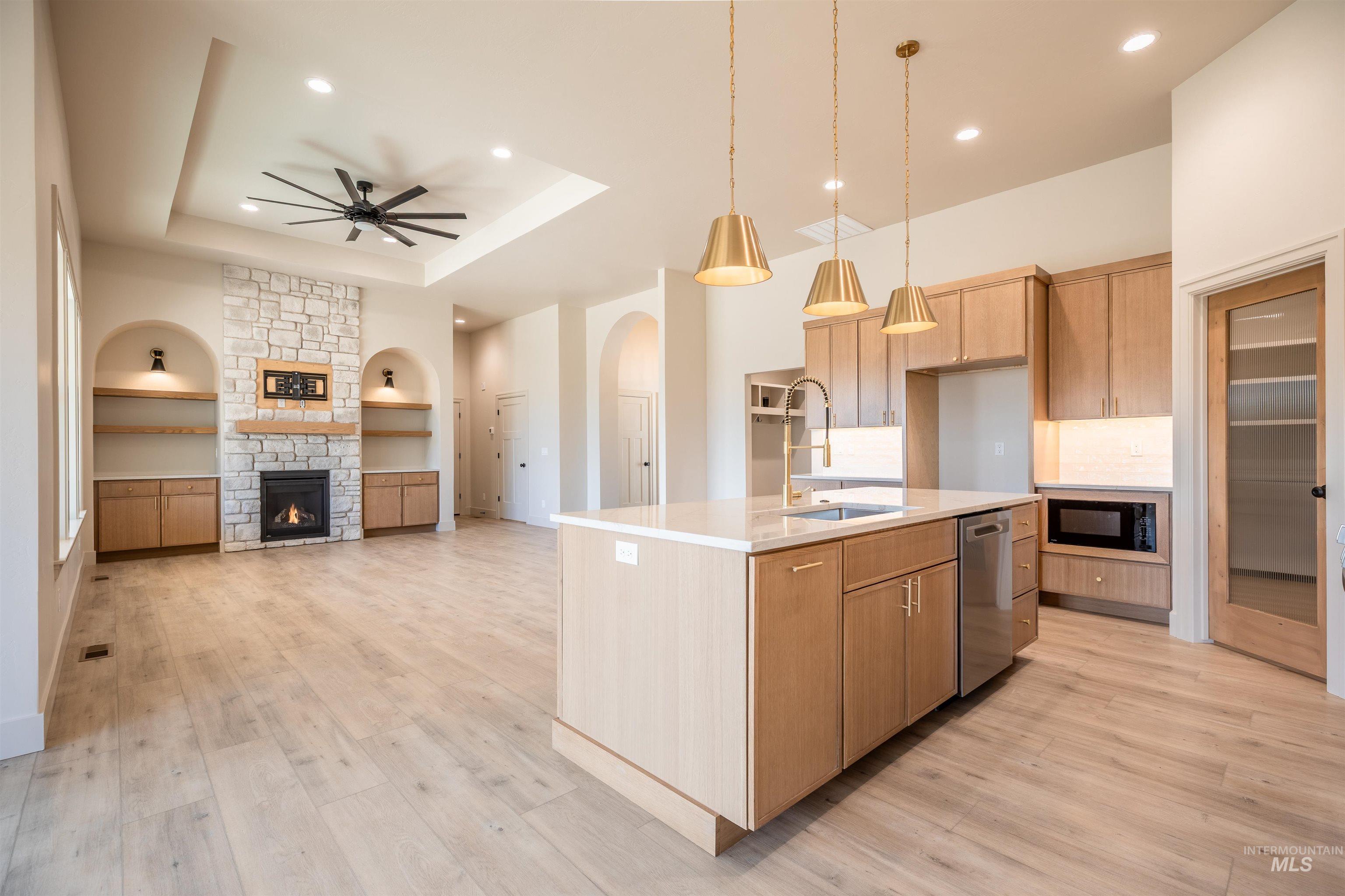 1565 Clear Creek Loop