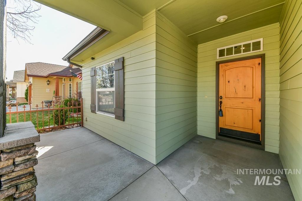 Photo of 727 Sedgewick St, Meridian, ID 83646 (MLS # 98979831)