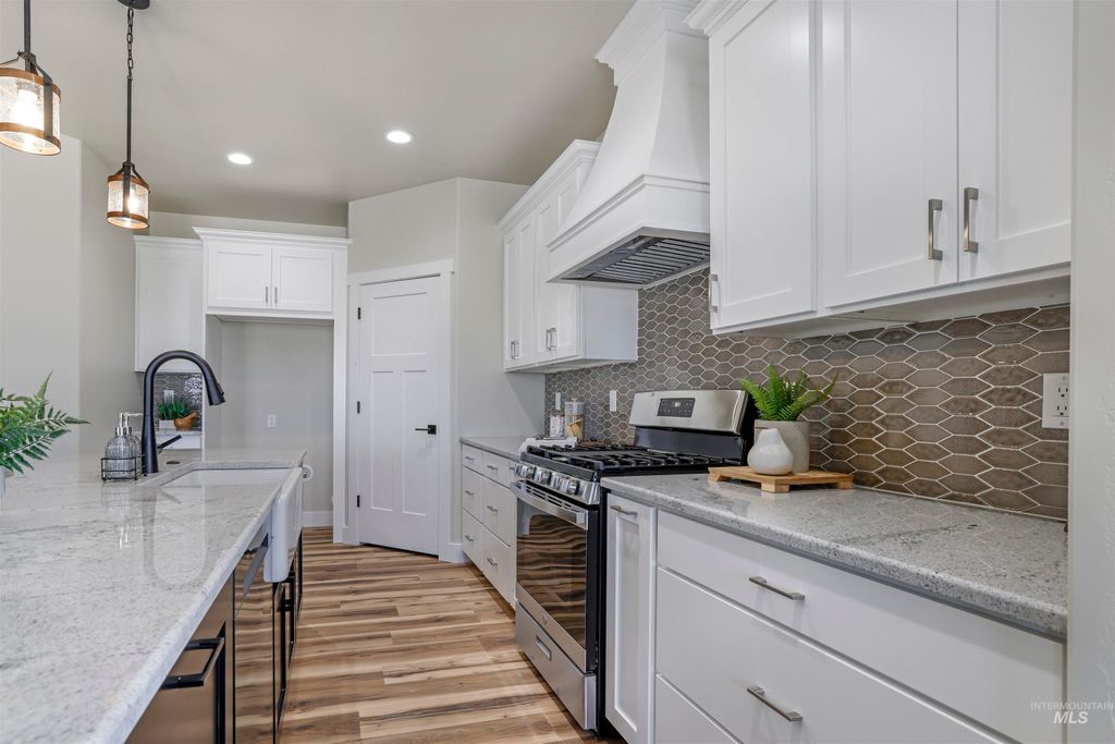 Photo of 1008 23rd Ave East, Jerome, ID 83338 (MLS # 98945627)