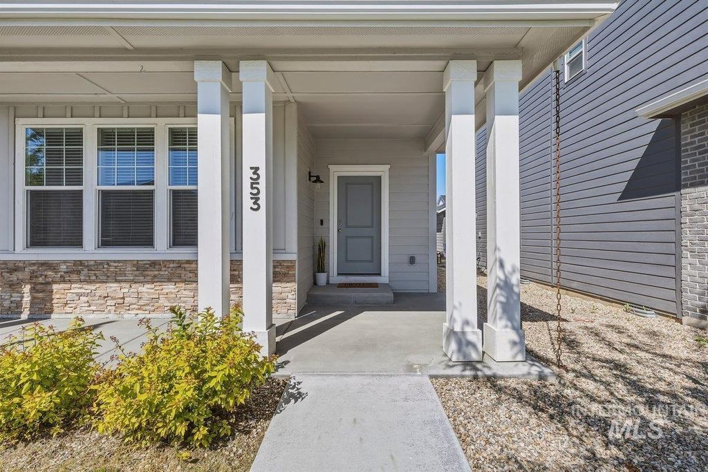 Photo of 353 S Calf Creek, Meridian, ID 83642 (MLS # 98985174)