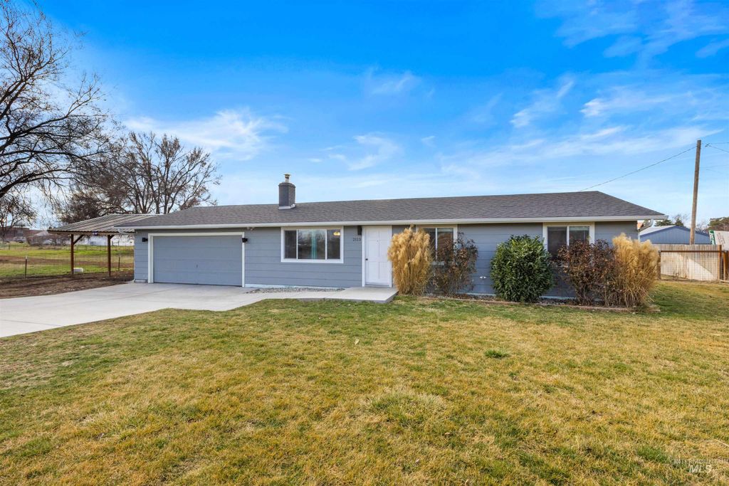Photo of 2113 S Powerline Rd, Nampa, ID 83686 (MLS # 98976675)