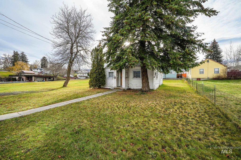 Photo of 222 E South Street, Grangeville, ID 83530 (MLS # 98969484)