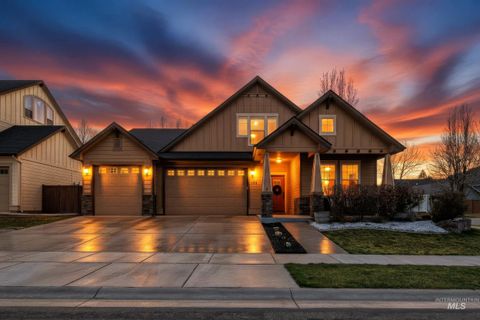 Photo of 489 W Dreyfuss St, Meridian, ID 83646 (MLS # 98977965)