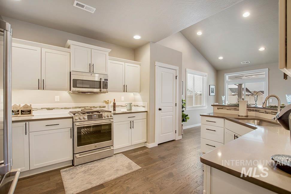 301 Lone Oak St.