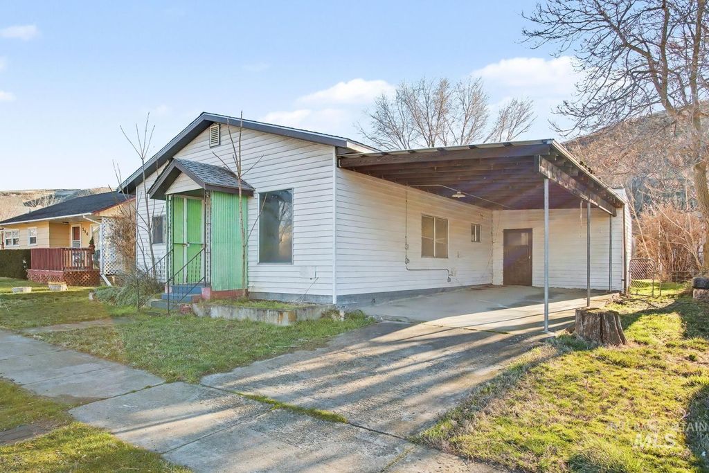 Photo of 332 High Street, Pomeroy, WA 99347 (MLS # 98971881)