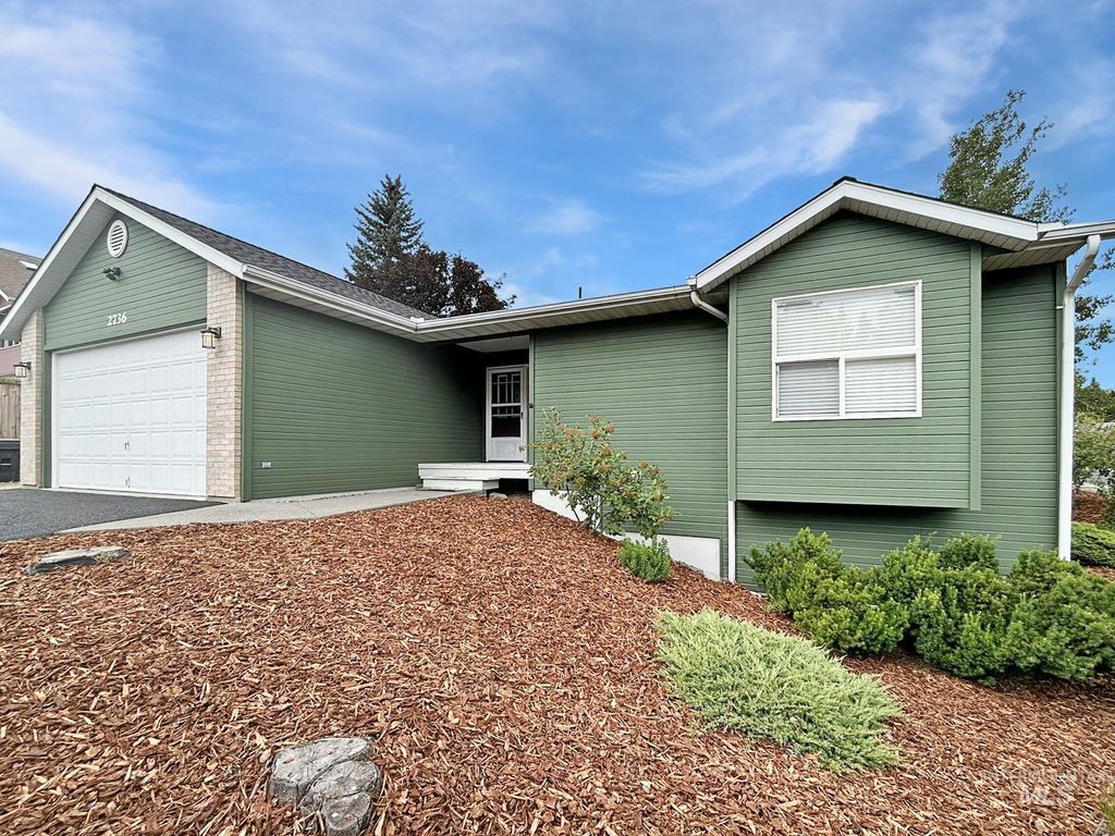 Photo of 2736 Weymouth St, Moscow, ID 83843 (MLS # 98952146)