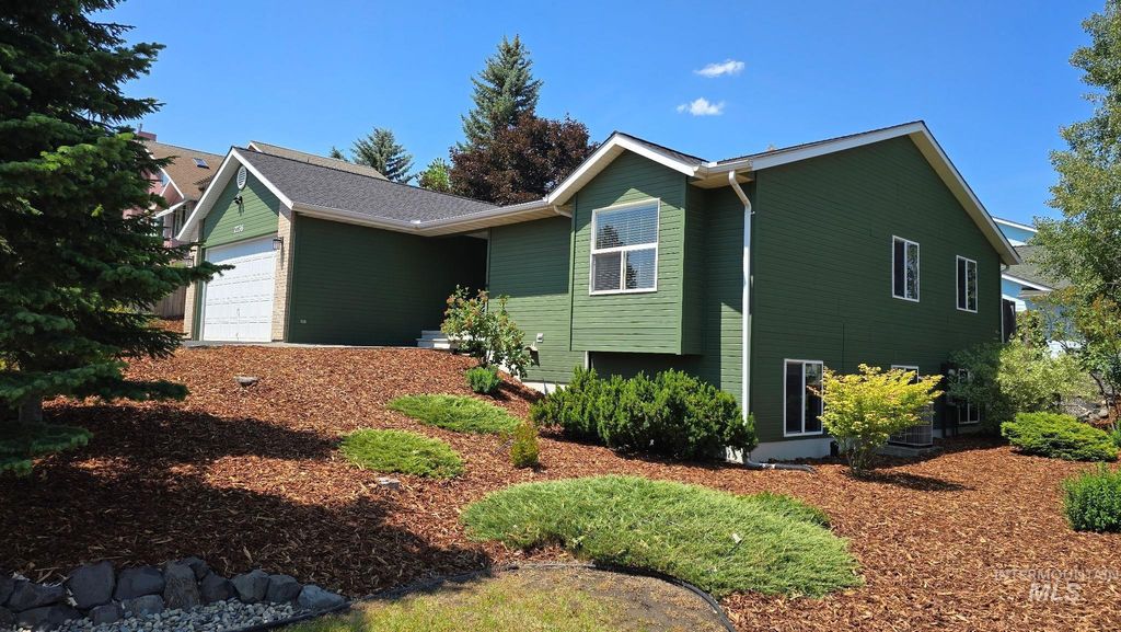 Photo of 2736 Weymouth St, Moscow, ID 83843 (MLS # 98952146)