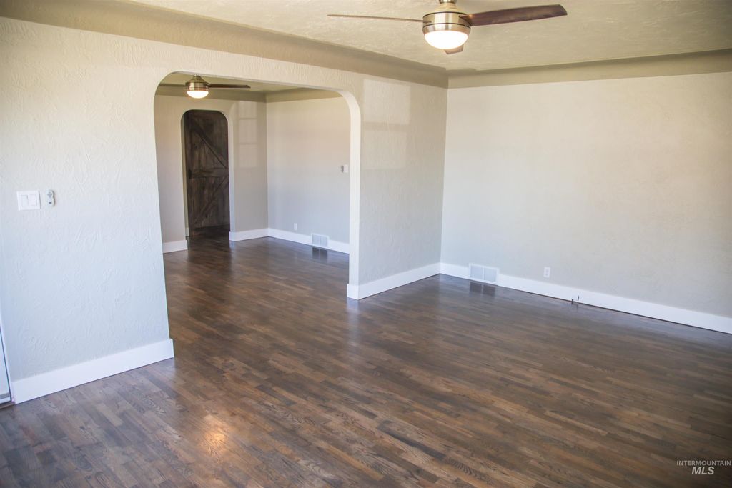 Photo of 915 E Amity, Nampa, ID 83686 (MLS # 98981143)