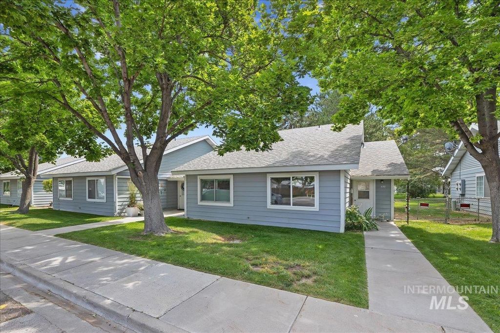Photo of 509 Union Avenue, Filer, ID 83328 (MLS # 98952228)
