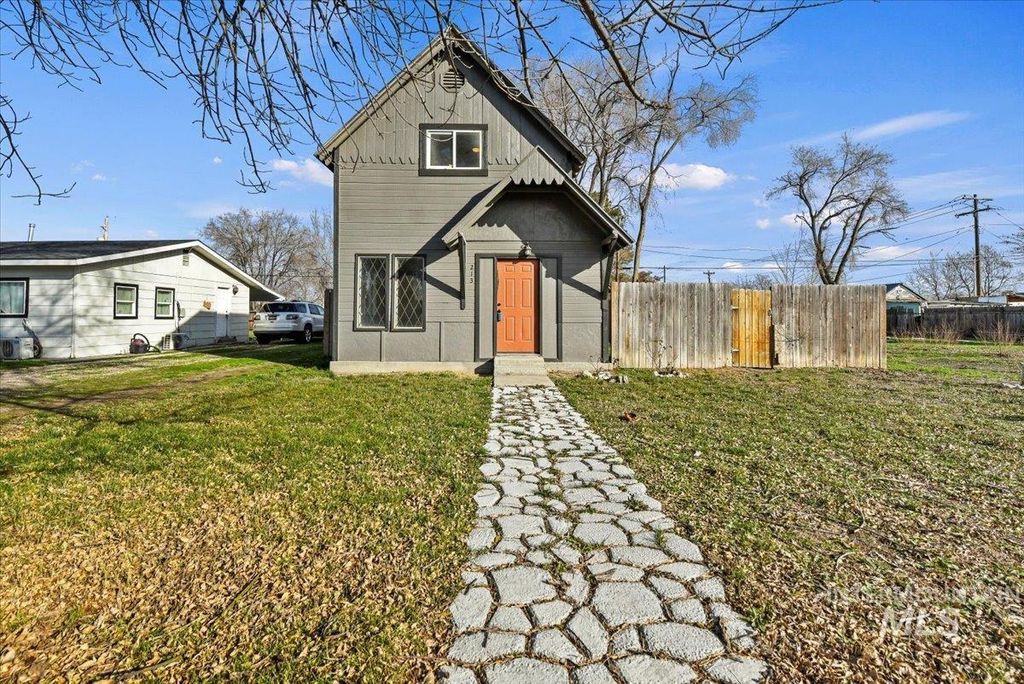 Photo of 213 E Freeport Street, Caldwell, ID 83605 (MLS # 98973823)