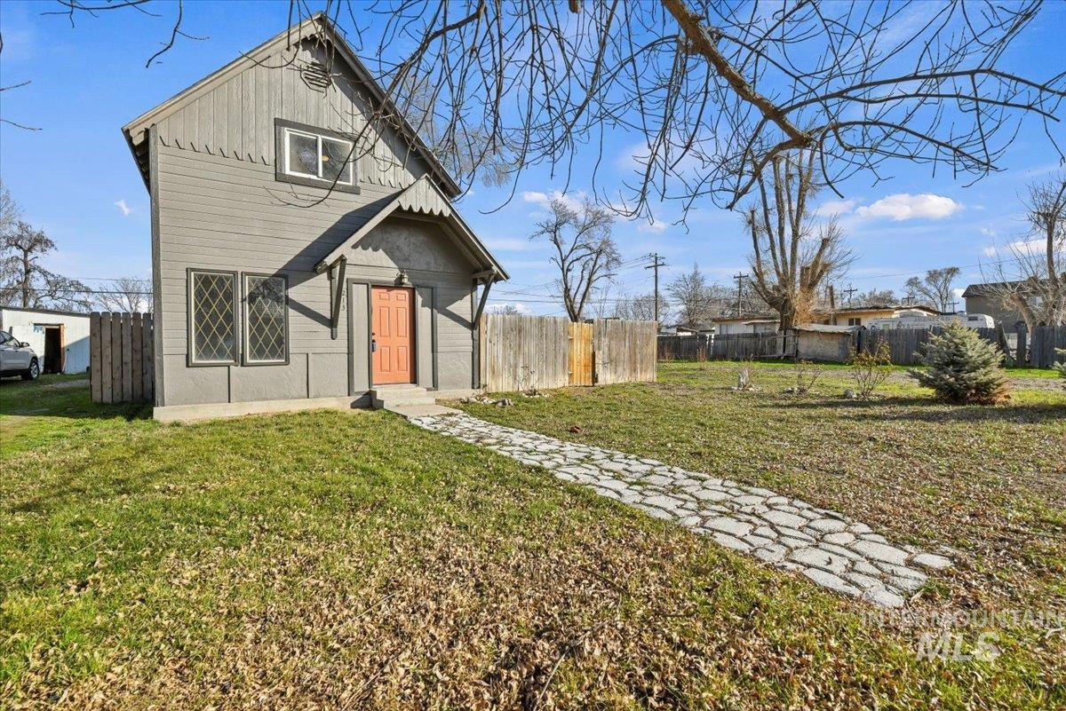 213 E Freeport Street