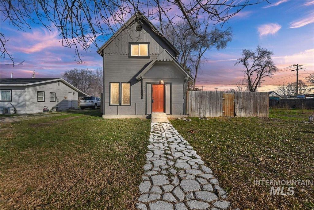 Photo of 213 E Freeport Street, Caldwell, ID 83605 (MLS # 98973823)