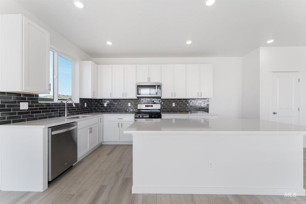 Photo of 471 W Lyra St, Meridian, ID 83642 (MLS # 98972394)