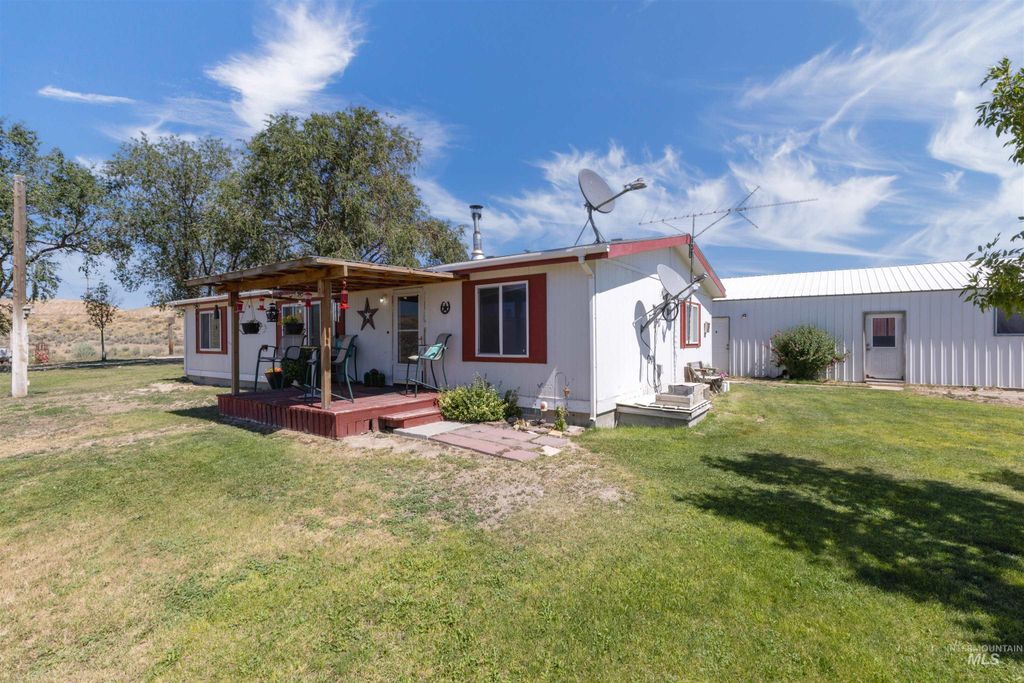 Photo of 15423 Tyson Road, Murphy, ID 83650 (MLS # 98958750)