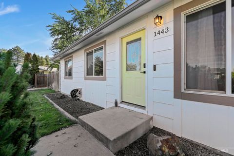 Photo of 1443 W Washington St, Meridian, ID 83642 (MLS # 98964521)