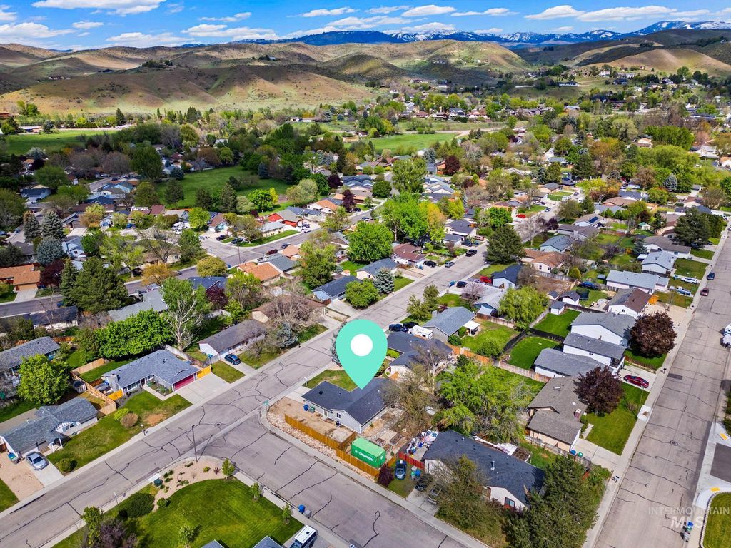 Photo of 7151 W Lamplighter St, Boise, ID 83714 (MLS # 98983283)