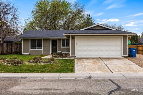 Photo of 7151 W Lamplighter St, Boise, ID 83714 (MLS # 98983283)